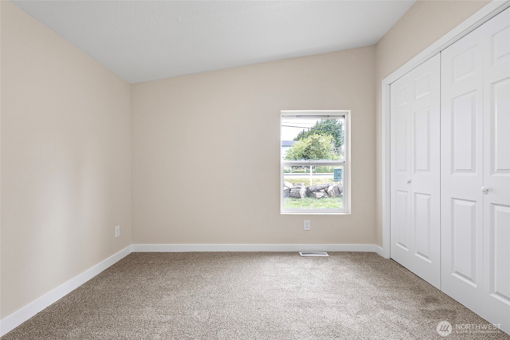 1320 N Oak Harbor Street Oak Harbor WA 98277