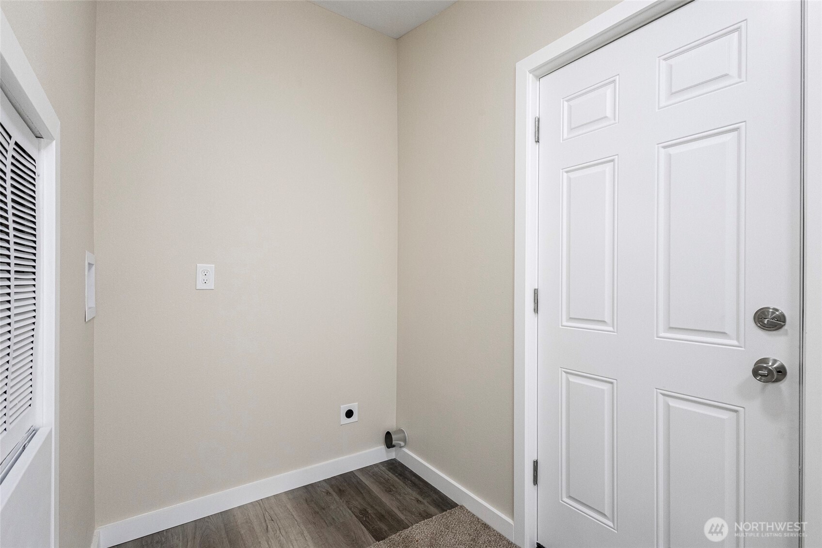 1320 N Oak Harbor Street Oak Harbor WA 98277