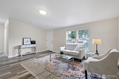 1320 N Oak Harbor Street Oak Harbor WA 98277