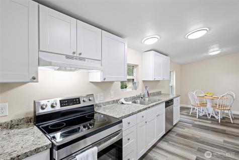 1320 N Oak Harbor Street Oak Harbor WA 98277