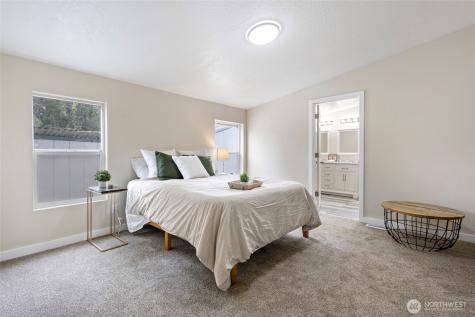 1320 N Oak Harbor Street Oak Harbor WA 98277