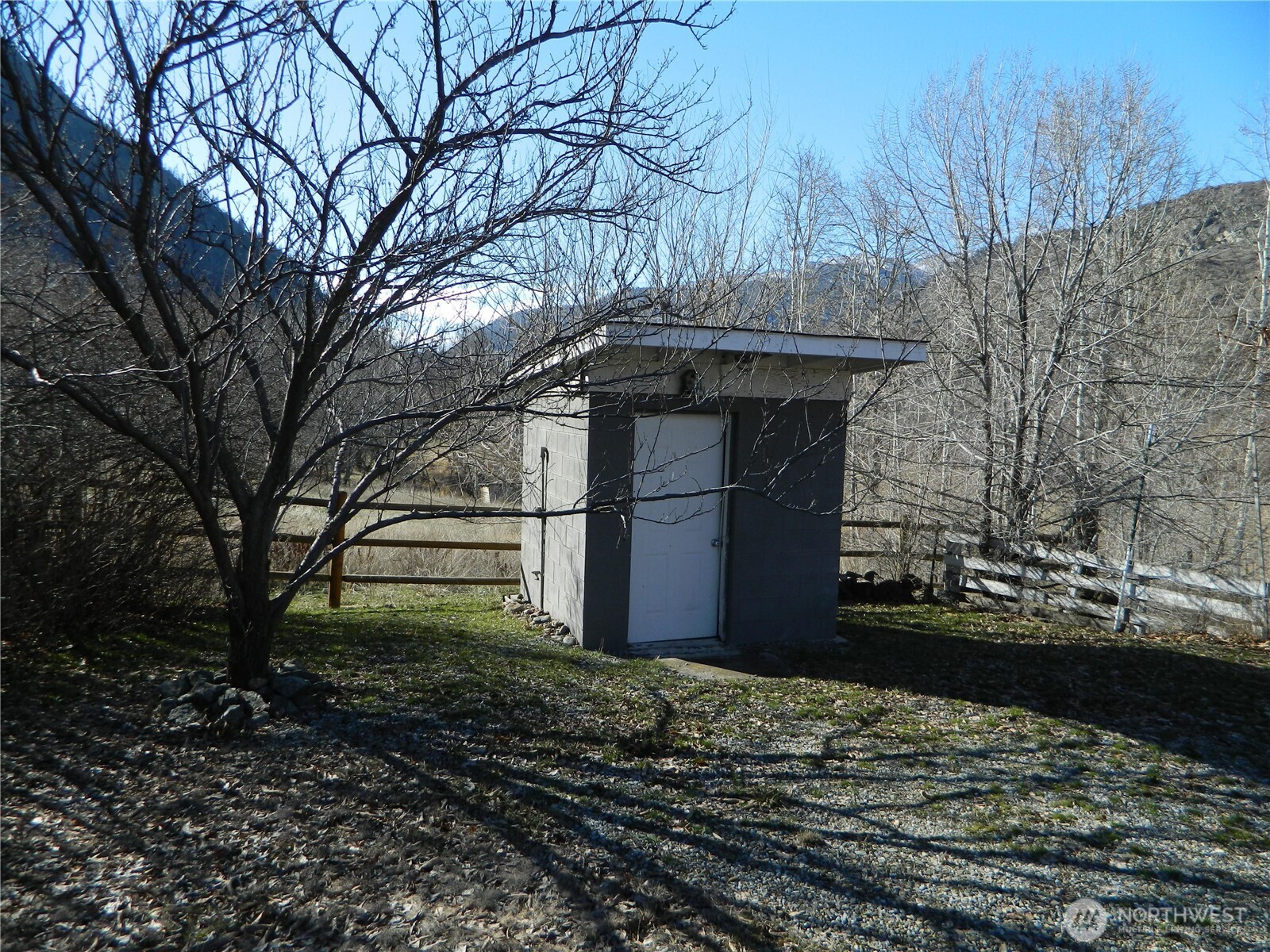 2127 Sinlahekin Road Loomis WA 98827