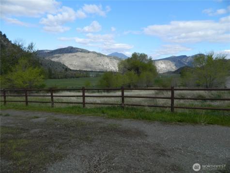2127 Sinlahekin Road Loomis WA 98827