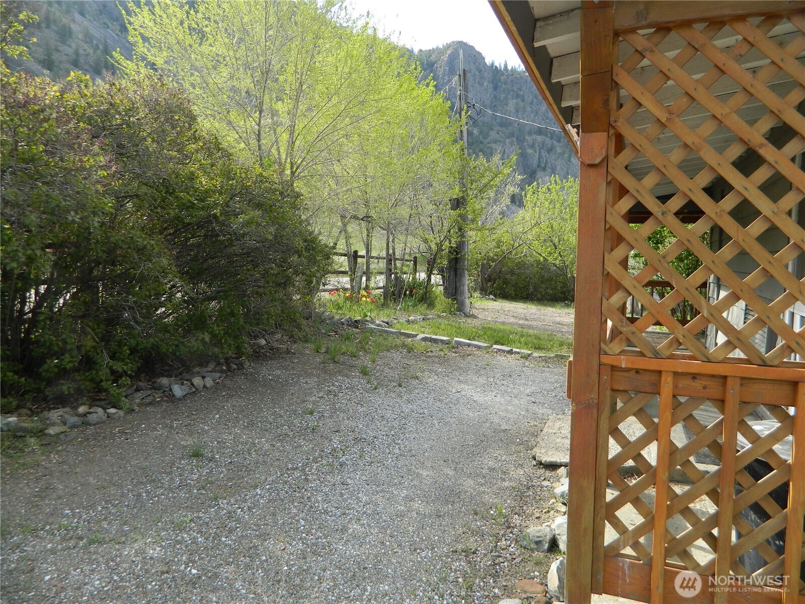 2127 Sinlahekin Road Loomis WA 98827