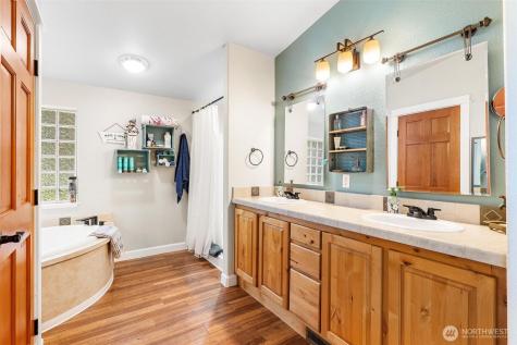 4915 Schwarzmiller Road Lake Stevens WA 98258