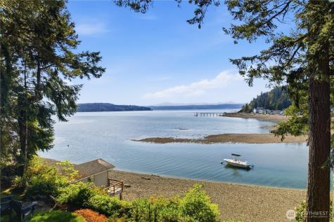 13861 NE North Shore Road Belfair WA 98528