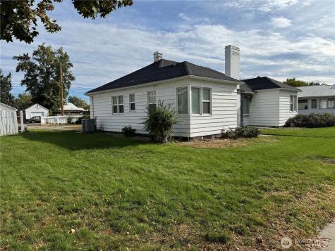 317 Ash Street S Omak WA 98841