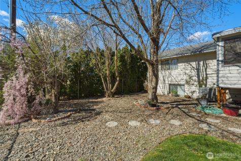 1140 SE Colonial Drive College Place WA 99324