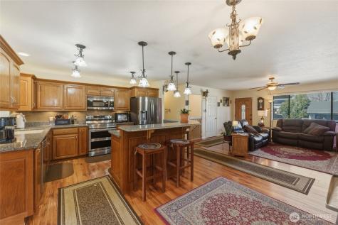 1140 SE Colonial Drive College Place WA 99324