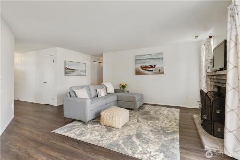 2721 211th Place SW Lynnwood WA 98036
