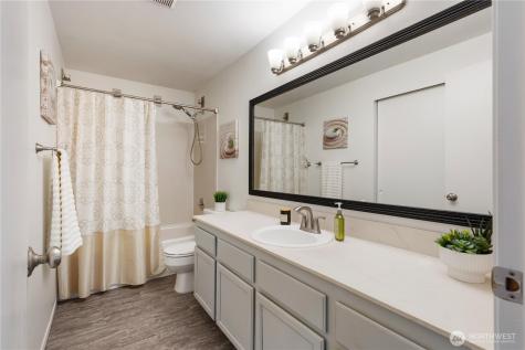 2721 211th Place SW Lynnwood WA 98036
