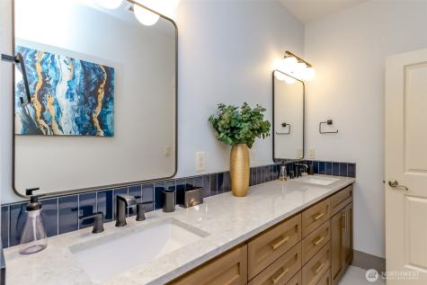 16609 139th Avenue E Puyallup WA 98374