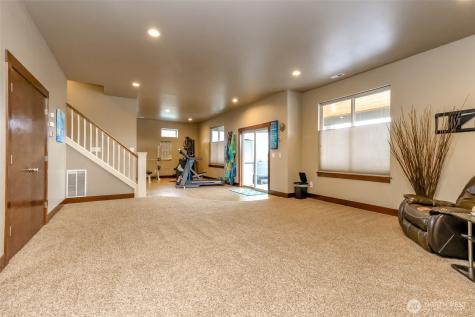 16609 139th Avenue E Puyallup WA 98374