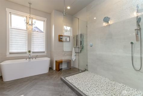 16609 139th Avenue E Puyallup WA 98374