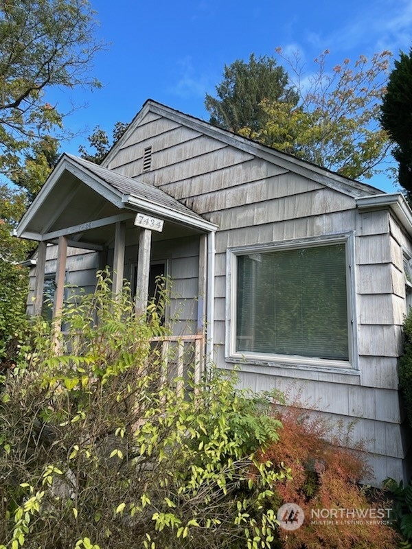 7434 California Avenue SW Seattle WA 98136
