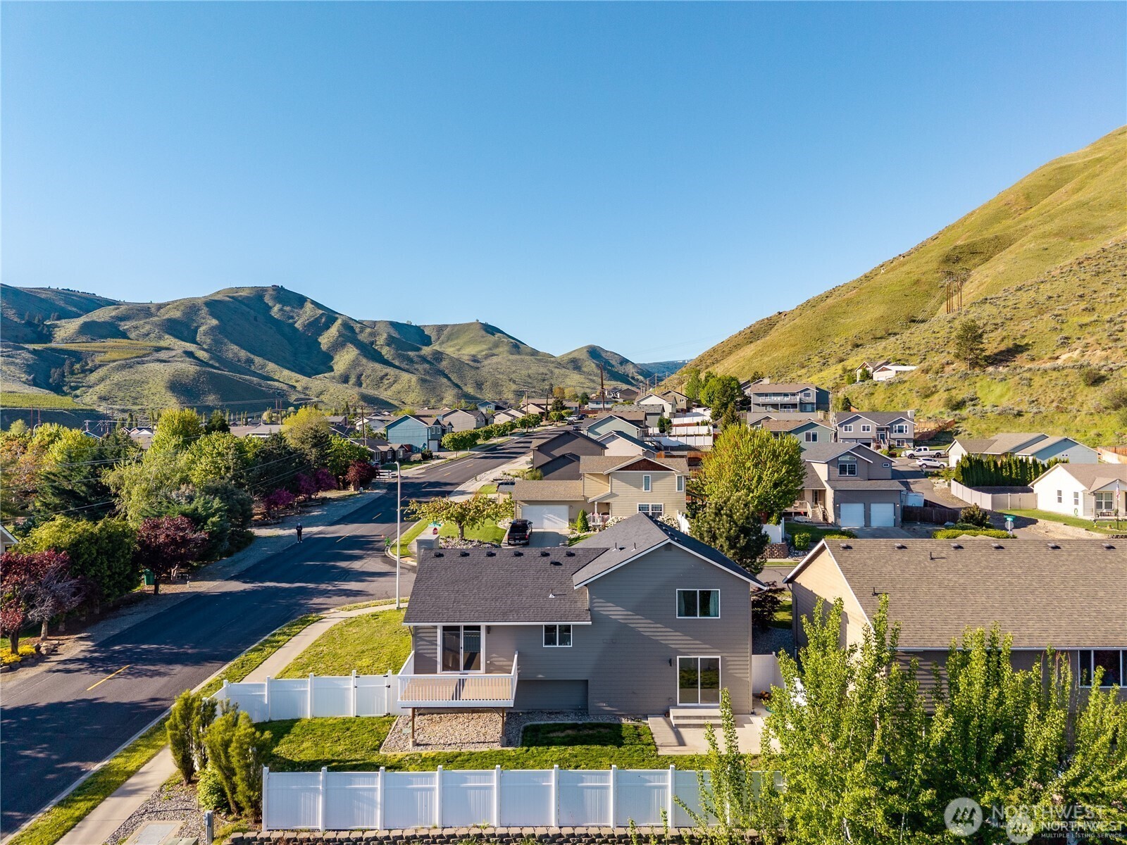 576 Saddle Rock Loop Wenatchee WA 98801