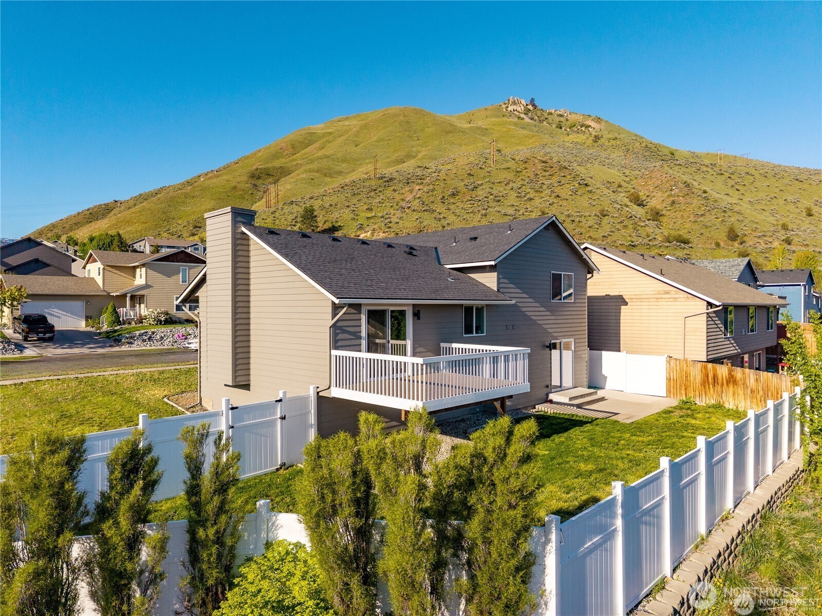576 Saddle Rock Loop Wenatchee WA 98801