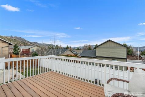 576 Saddle Rock Loop Wenatchee WA 98801