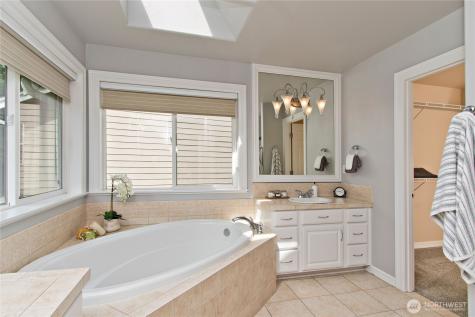 24907 SE 21st Place Sammamish WA 98075