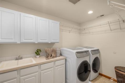 223 138th Place Se Everett WA 98208