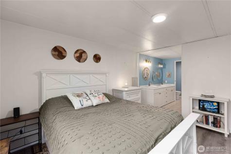 11811 NE Jefferson Point Road Kingston WA 98346