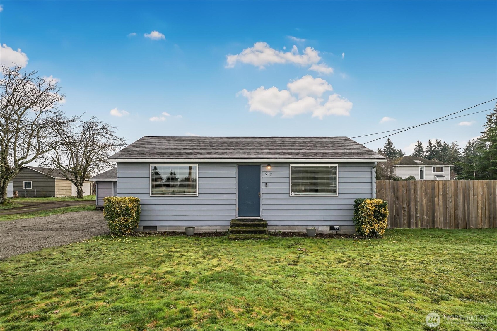 927 21st Street SE Puyallup WA 98372