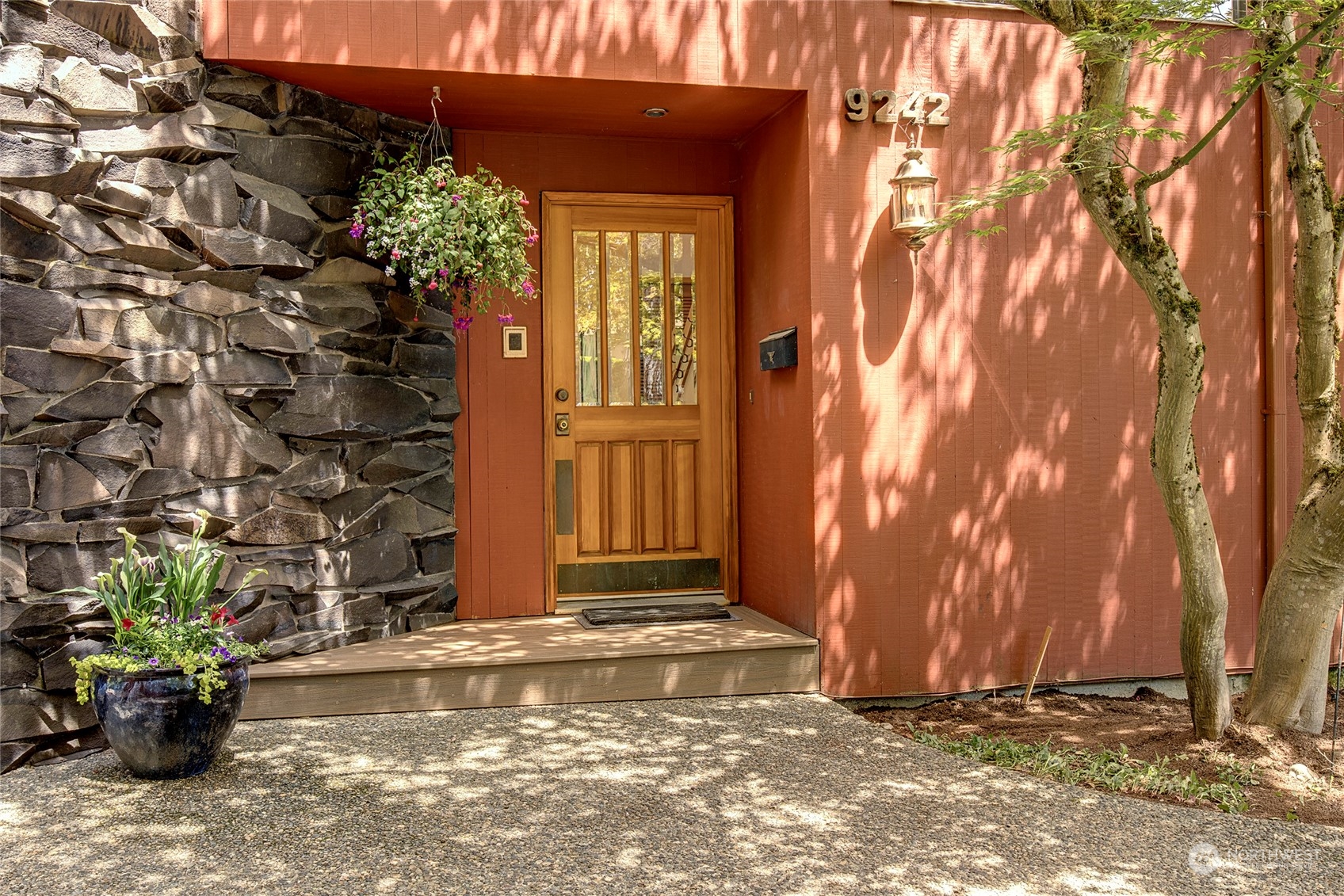9242 Se 46th Street Mercer Island WA 98040