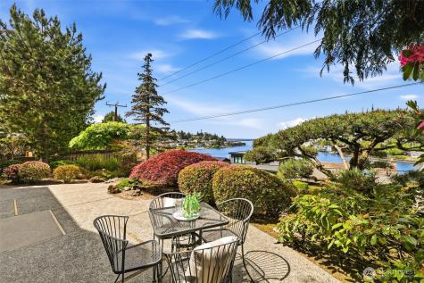 3607 W W Commodore Way Seattle WA 98199