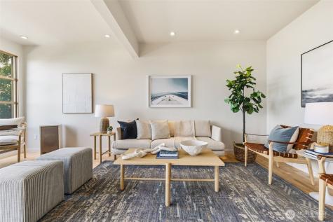 3607 W W Commodore Way Seattle WA 98199