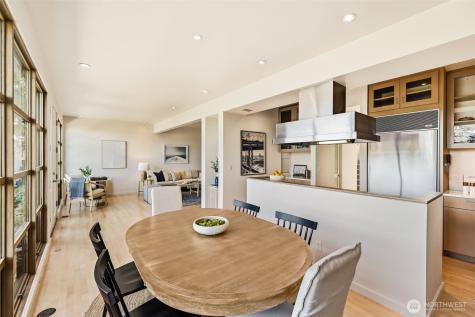 3607 W W Commodore Way Seattle WA 98199