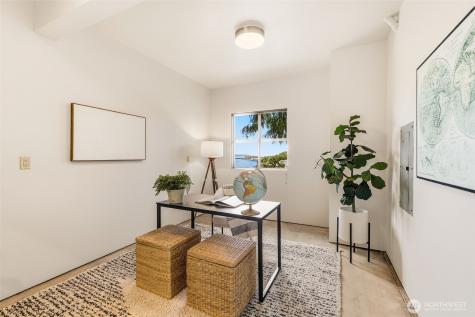 3607 W W Commodore Way Seattle WA 98199