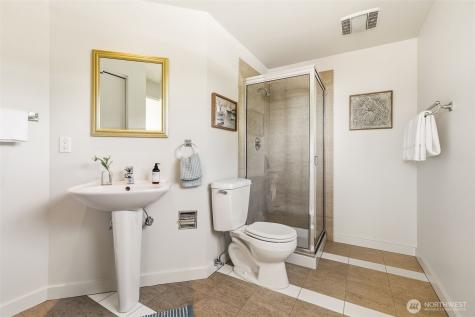 3607 W W Commodore Way Seattle WA 98199