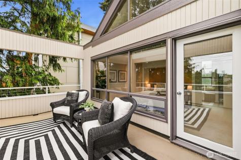 3607 W W Commodore Way Seattle WA 98199