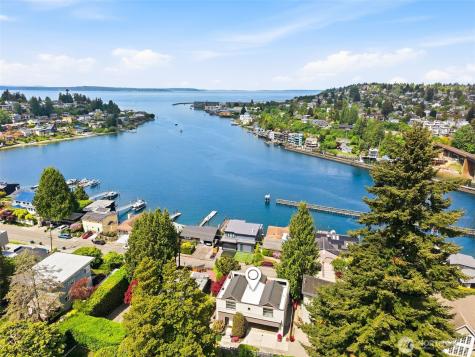 3607 W W Commodore Way Seattle WA 98199