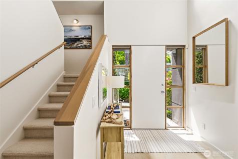 3607 W W Commodore Way Seattle WA 98199