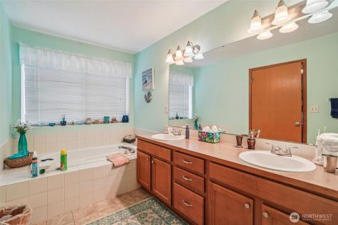 11417 185th Street E Puyallup WA 98374