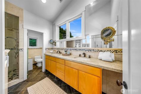 8449 W Mercer Way Mercer Island WA 98040