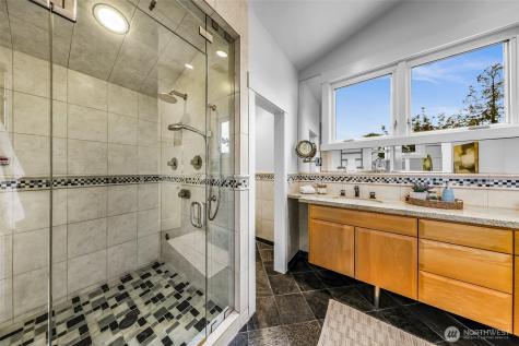 8449 W Mercer Way Mercer Island WA 98040