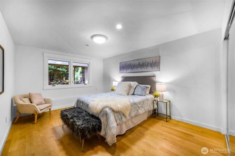 8449 W Mercer Way Mercer Island WA 98040