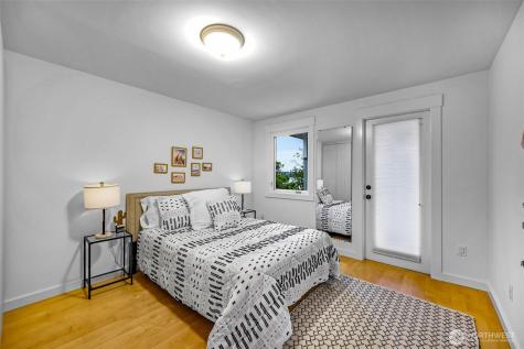 8449 W Mercer Way Mercer Island WA 98040