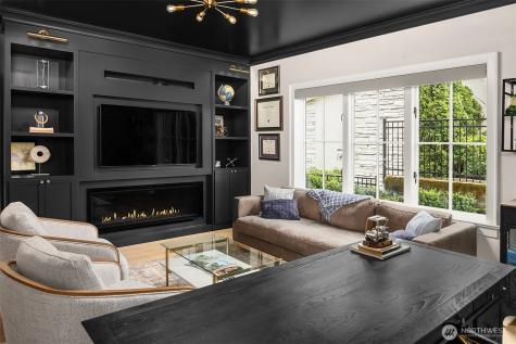 5721 65th Avenue NE Seattle WA 98105