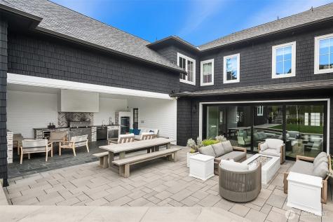 5721 65th Avenue NE Seattle WA 98105