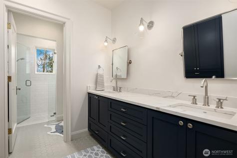 5721 65th Avenue NE Seattle WA 98105