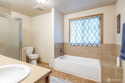 37627 W Lake Walker Drive SE Enumclaw WA 98022