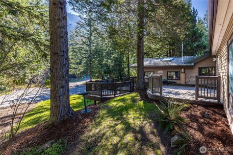 37627 W Lake Walker Drive SE Enumclaw WA 98022