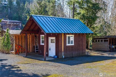 37627 W Lake Walker Drive SE Enumclaw WA 98022