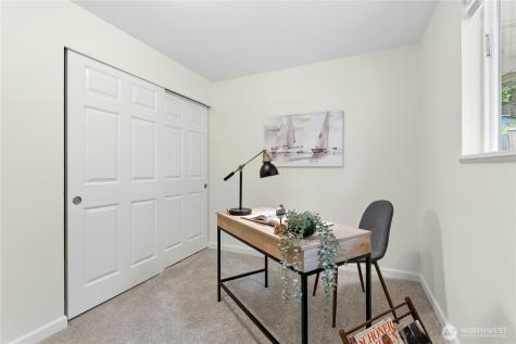 804 Lynnwood Avenue NE Renton WA 98056