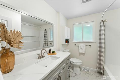 804 Lynnwood Avenue NE Renton WA 98056