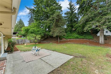 804 Lynnwood Avenue NE Renton WA 98056