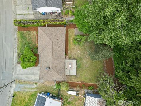 804 Lynnwood Avenue NE Renton WA 98056